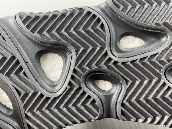 MNVN Boost Flux' GZ0717 Yeezy 'Honey 700 0809
